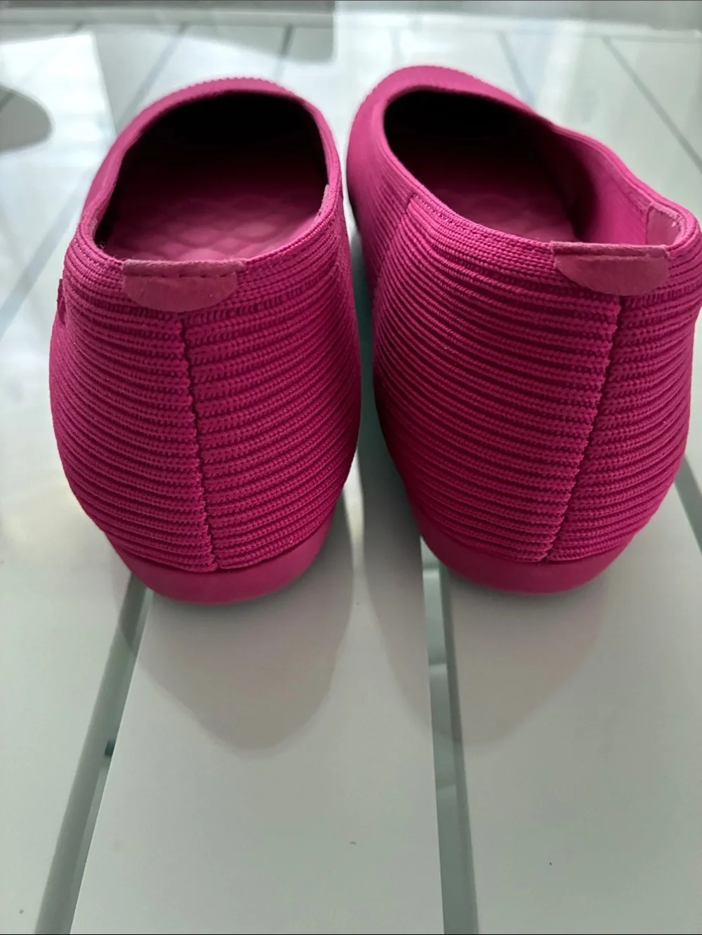 Vivaia Women’s Pink Knit Ballet Flats. Size 9.5